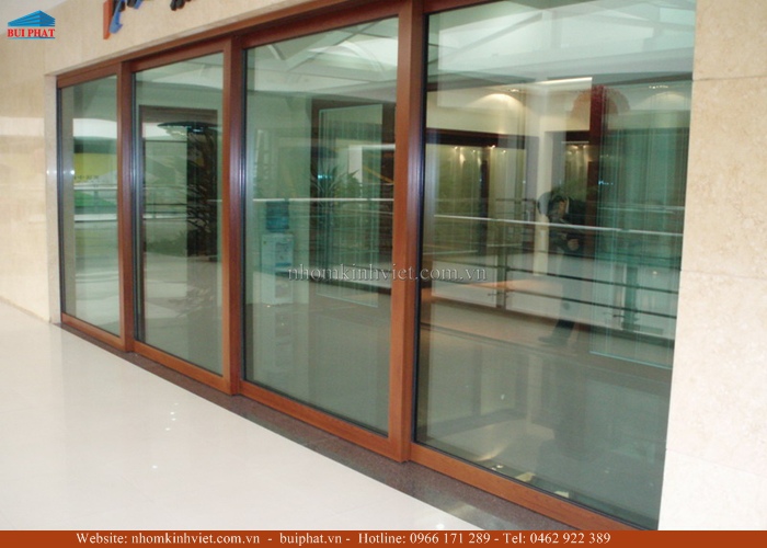 Cửa kính cường lực khung gỗ Cửa kính cường lực khung gỗ